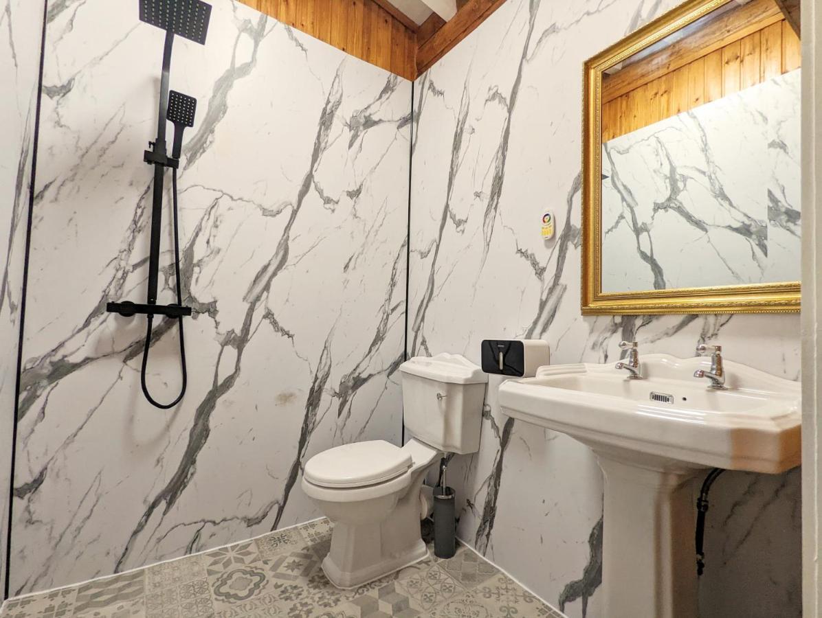 Kaoglen Apollo-hot Tub-cairngorms-pet Friendly *