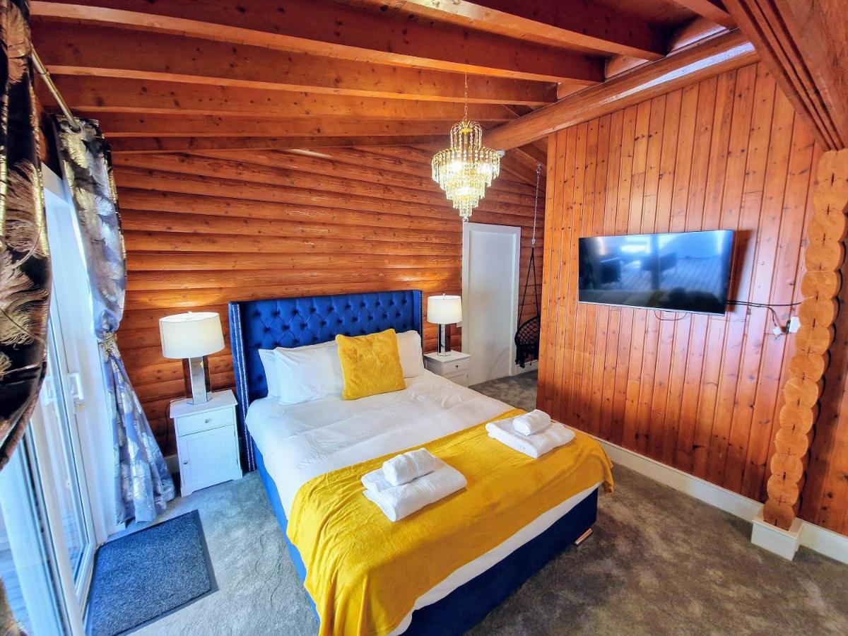 Kaoglen Apollo-hot Tub-cairngorms-pet Friendly Lodge *