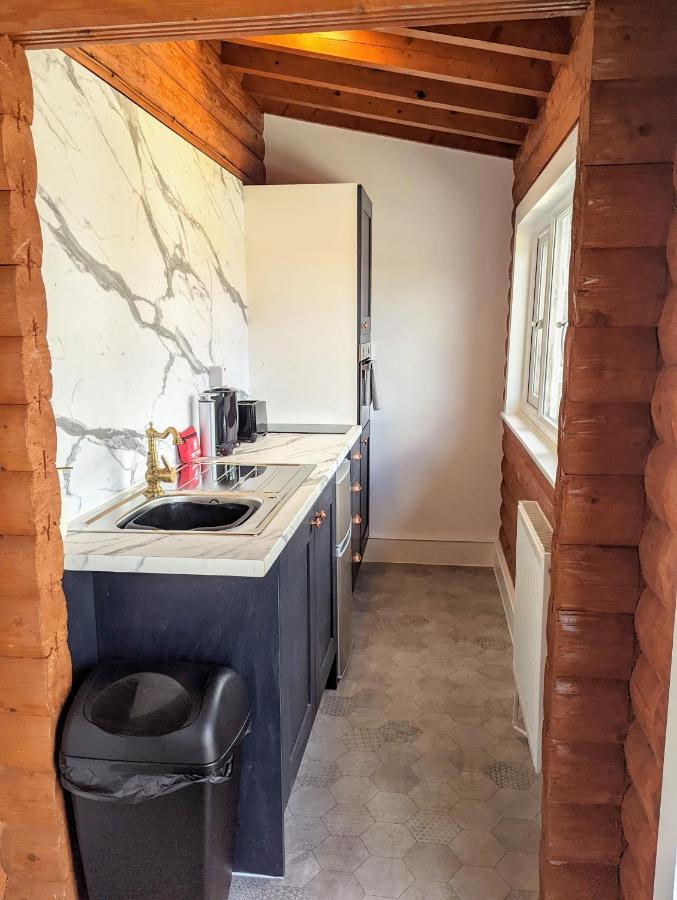 Lodge Kaoglen Apollo-hot Tub-cairngorms-pet Friendly Balnald